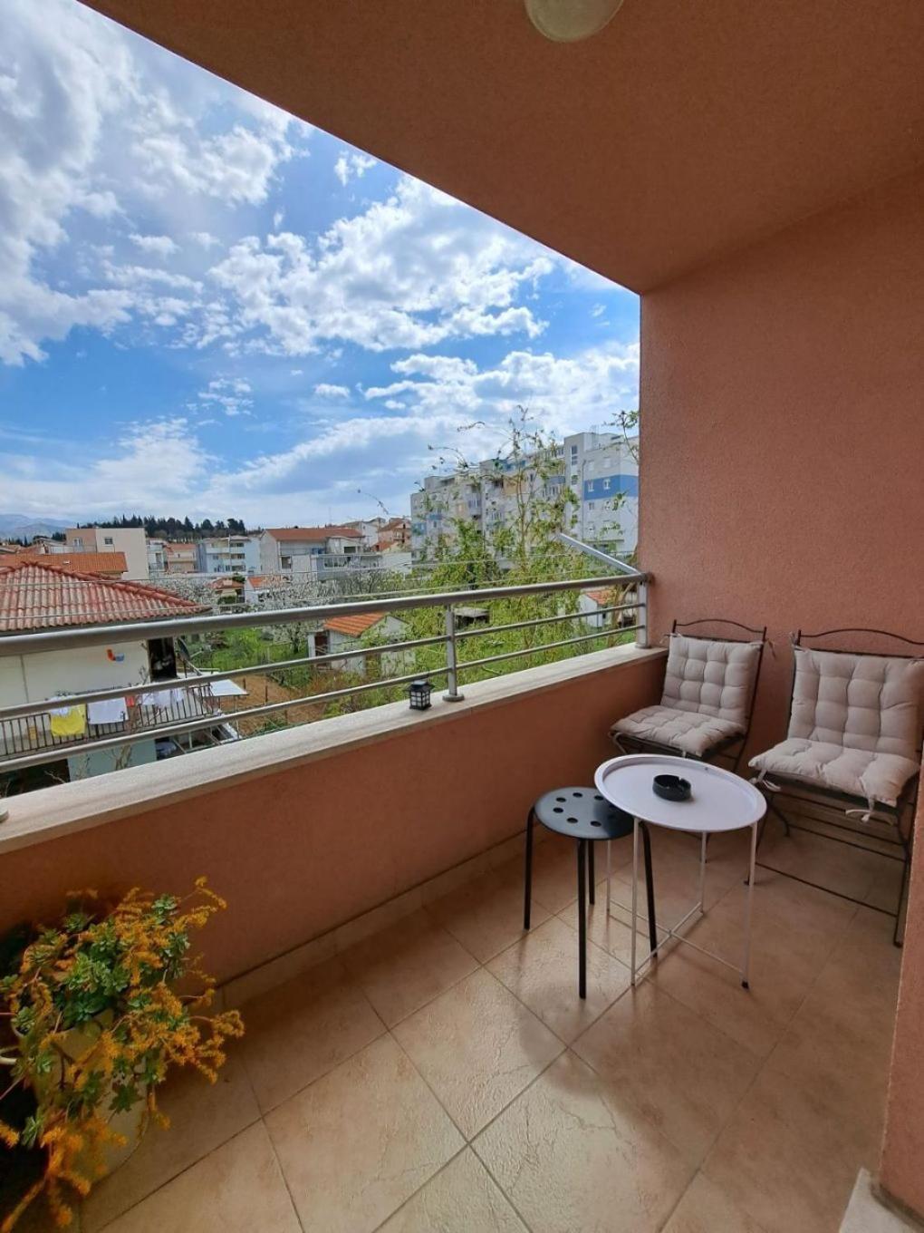 Apartment Slava - Close To The Mall Split Exterior photo